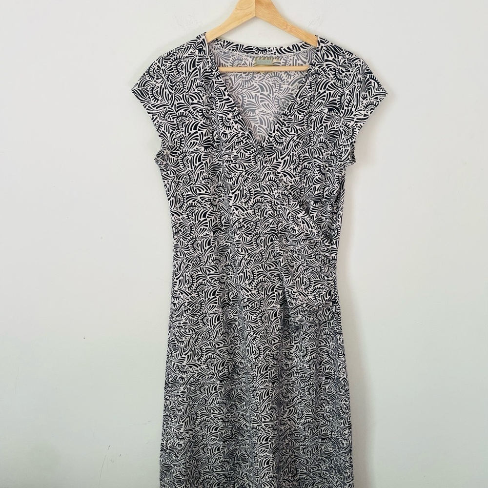 Athleta Black and White Sheath Midi Dress